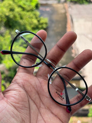 Black Round Metal Eyeglasses Frame for Men & Women | Wonder Oyster Collection